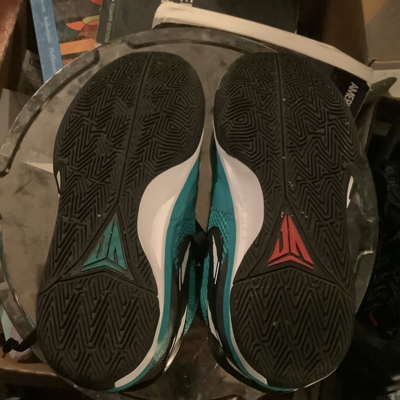 Nike Ja 1 Scratch - FD6565-400 great condition no box size 9.5